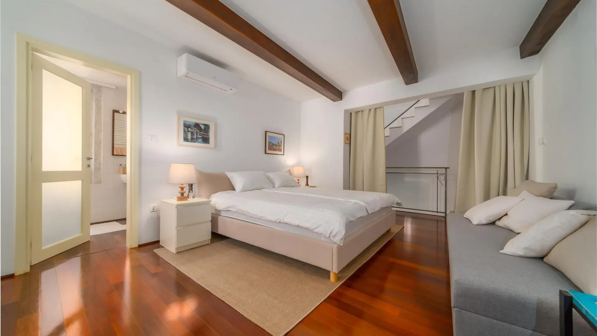 Old Town Seabreeze Residence